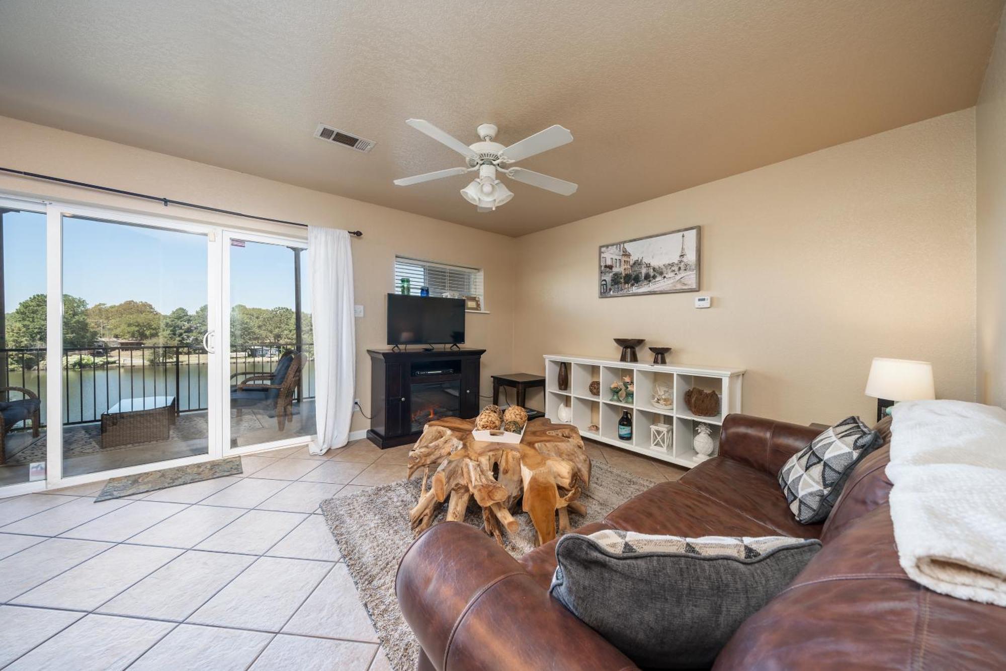Ember'S View, Spa City Jewel- Lovely Lake Condo Hot Springs Exterior photo